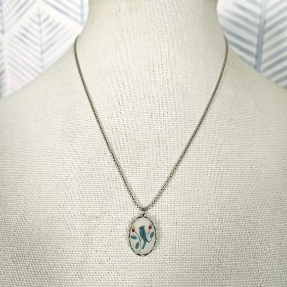 Zuni Vintage Blue Jay Bird Mother of Pearl Pendant Sterling Silver Necklace - Picture 2 of 4